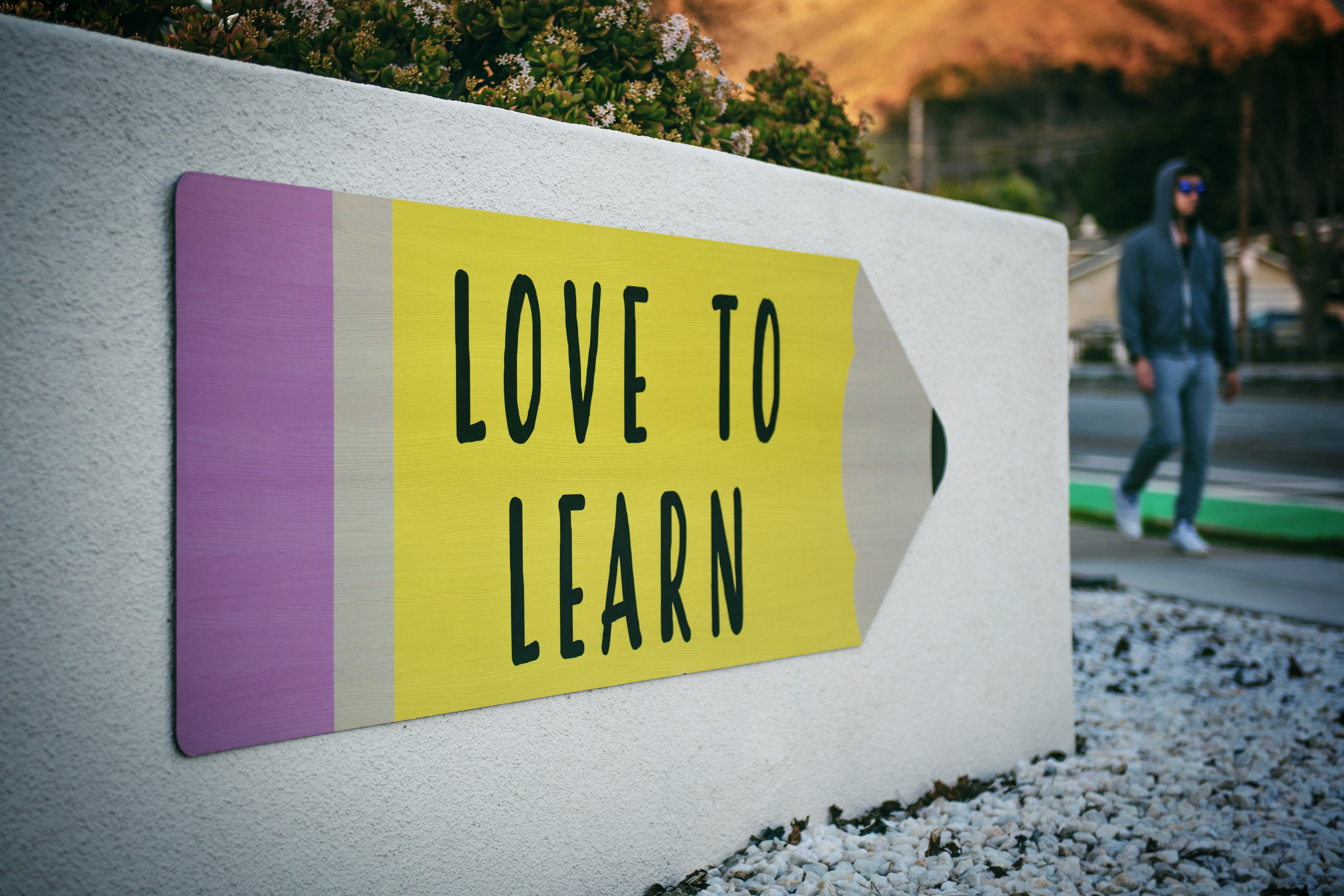 panneau indicateur "love to learn"
